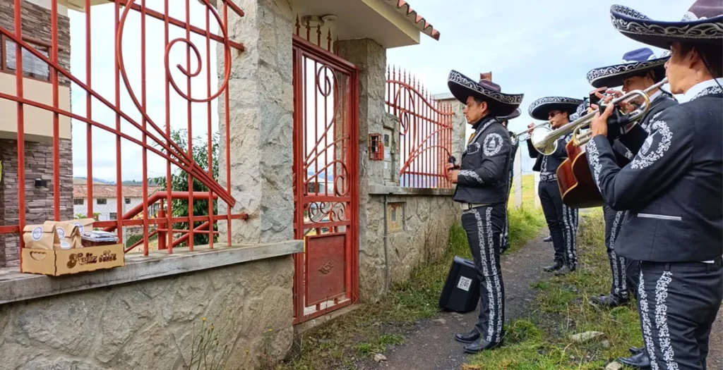 mariachi atenas cumple