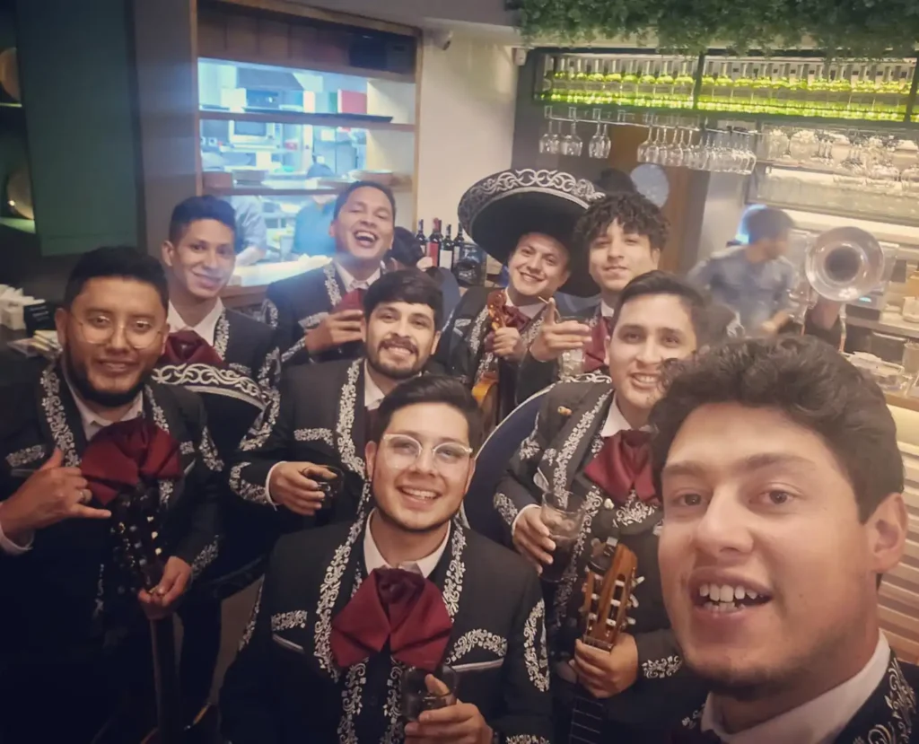 Mariachi Atenas Challuabamba