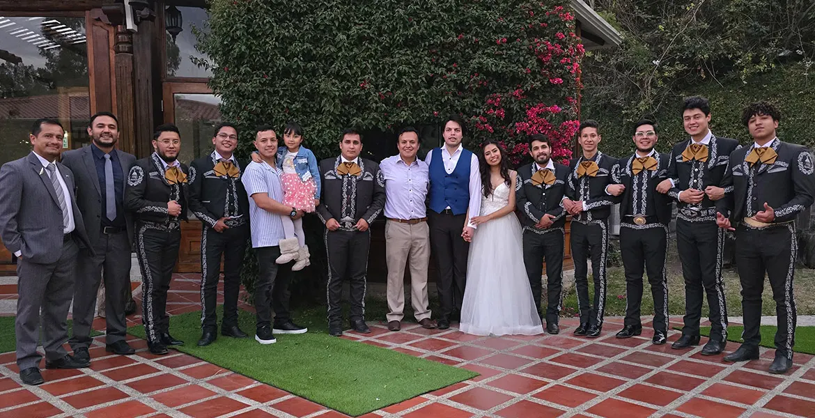 Serenata de aniversario en Biblián