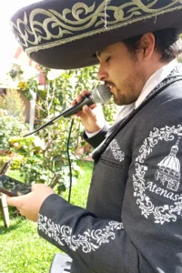 mariachi solista serenata en Cuenca